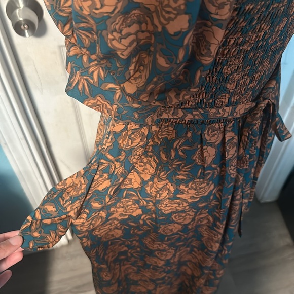 Maxi dress fits small to medium (floral design) with padded bra - Picture 8 of 8